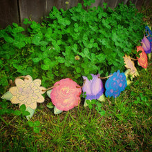 Load image into Gallery viewer, Flower Garland Template